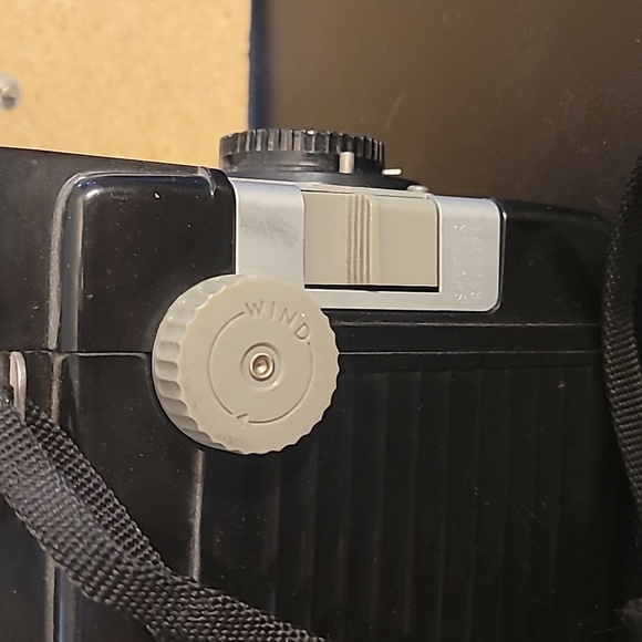 Vintage Kodak Brownie Bullseye Camera With Flash Attachment - Picture 7 of 10